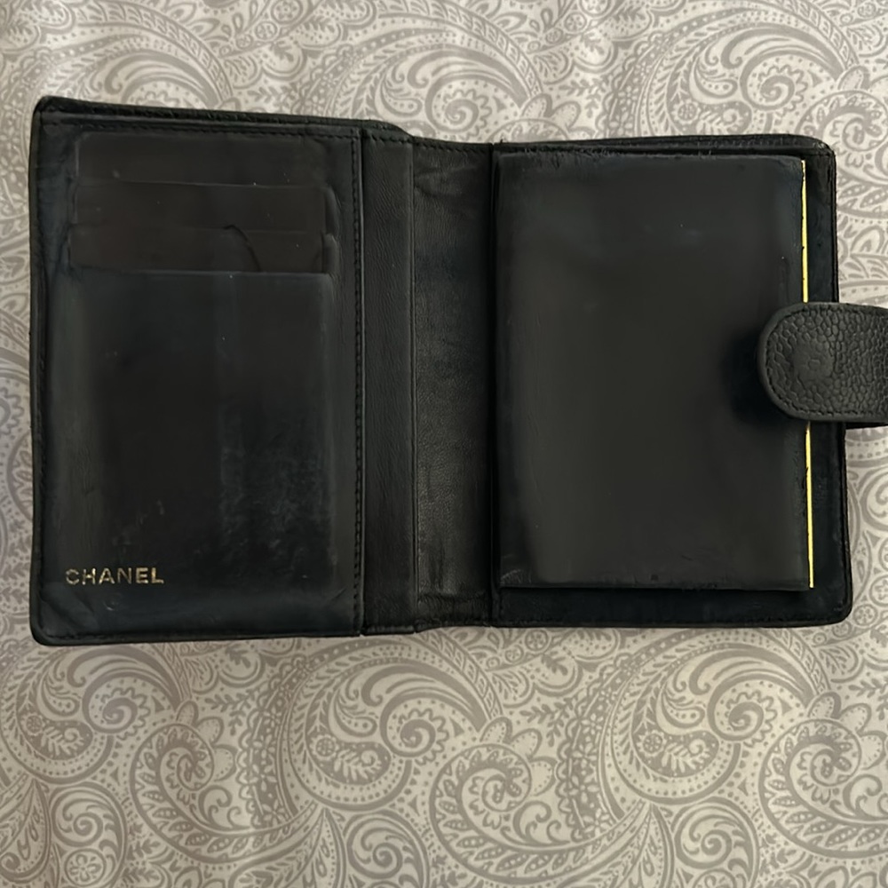 Beautiful Chanel Caviar wallet - Picture 3 of 7